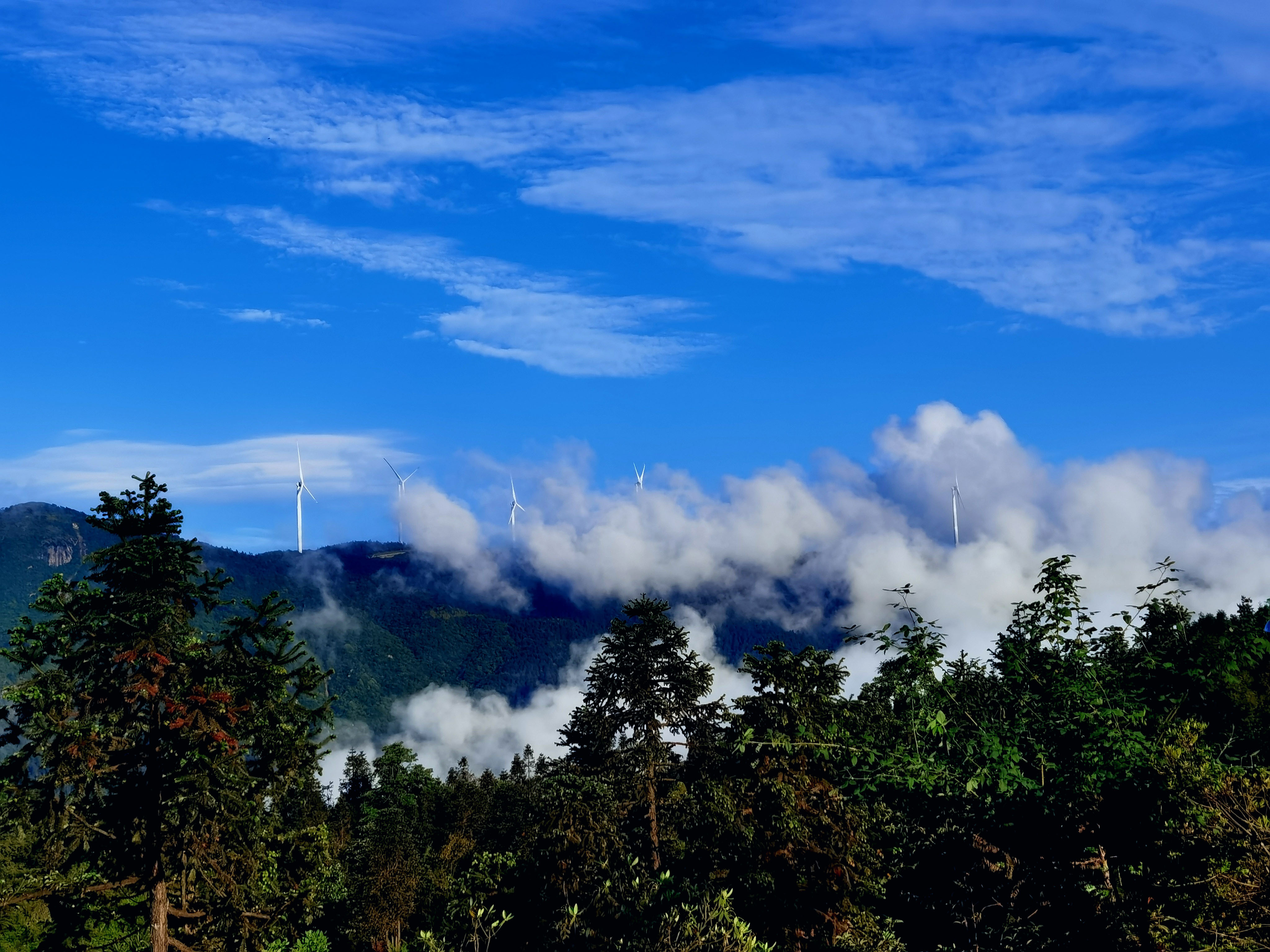 自駕游營(yíng)地露臺